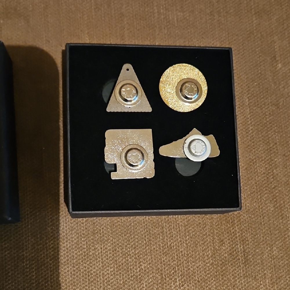 Clarks Pin Set - Picture 4 of 4